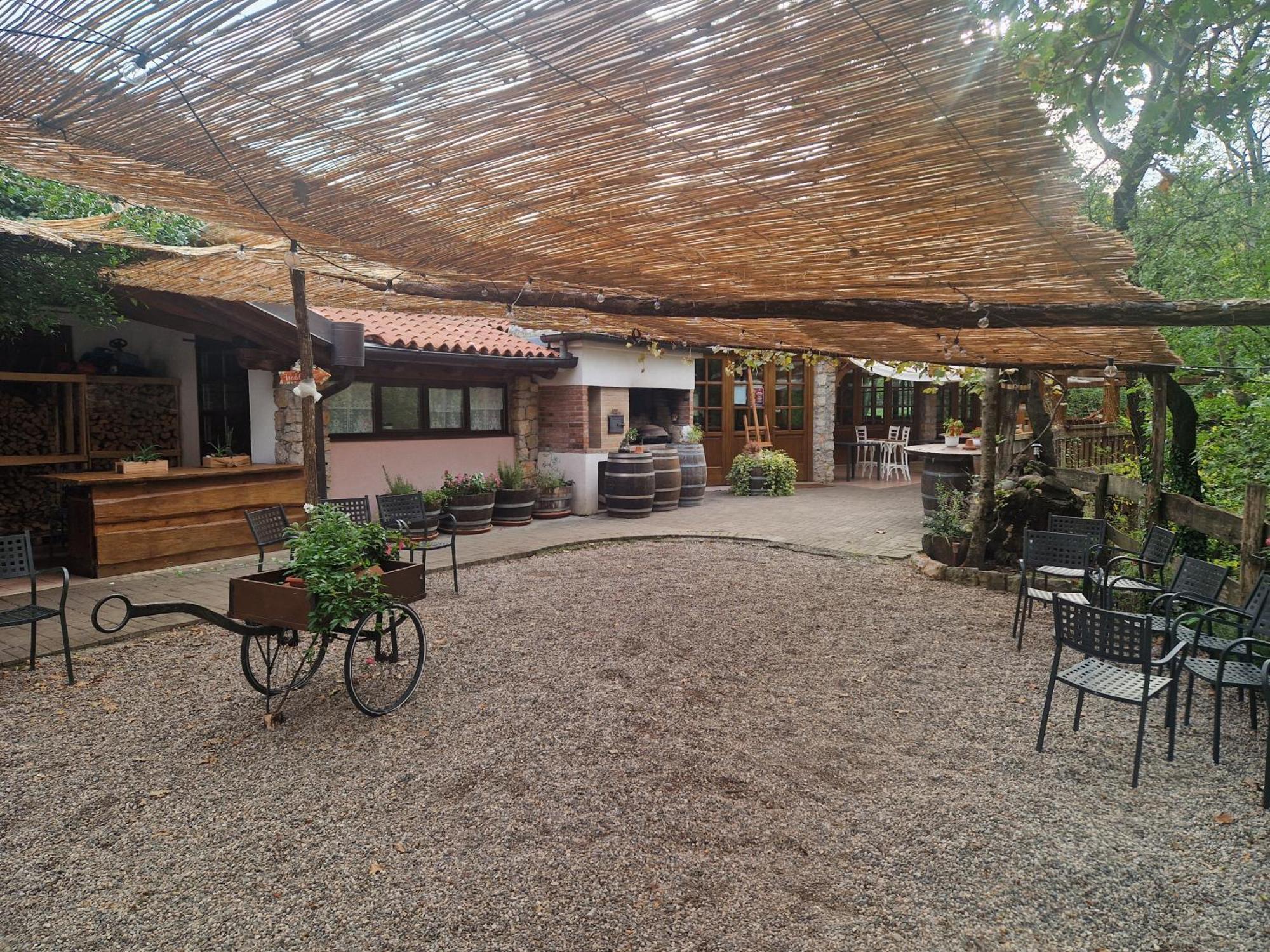 Bajta Fattoria Carsica Villa Baita Exteriör bild