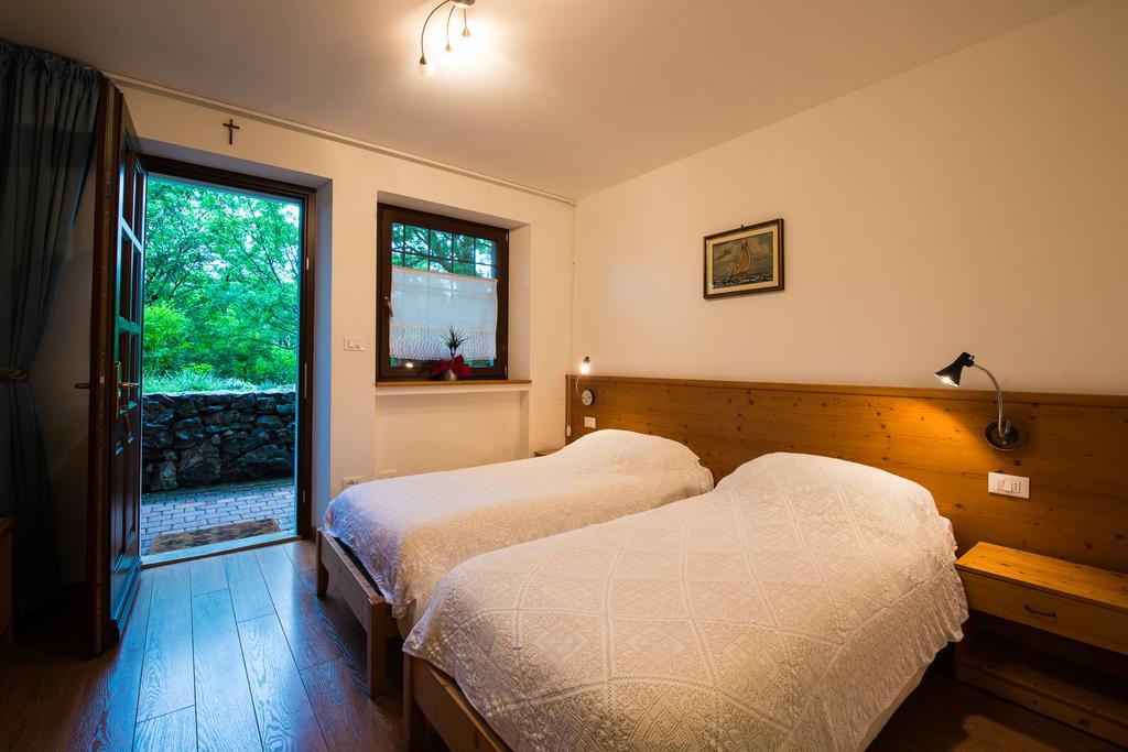 Bajta Fattoria Carsica Villa Baita Exteriör bild